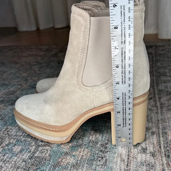 Steve Madden Lexa Cream Neutral Chunky Heeled Bootie 9 - Picture 13 of 14